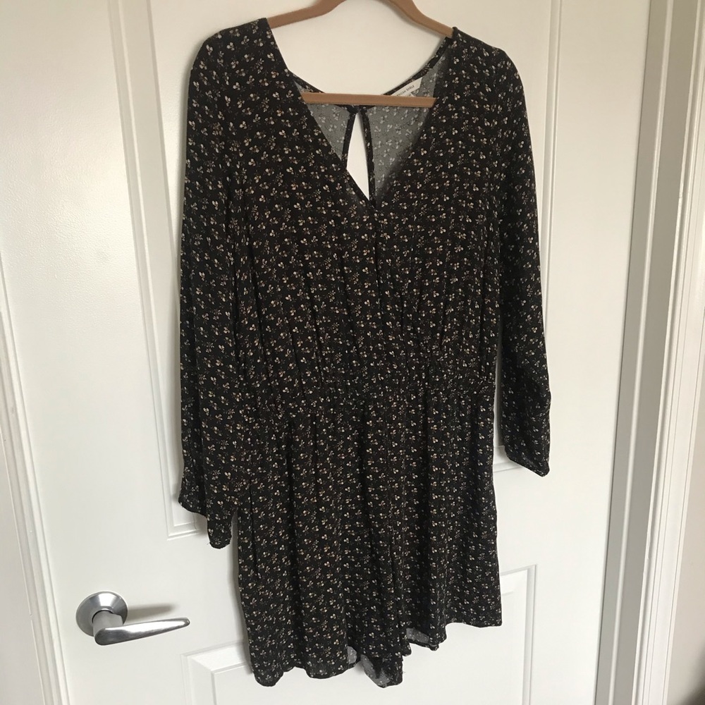 American Eagle romper NWOT w/pockets